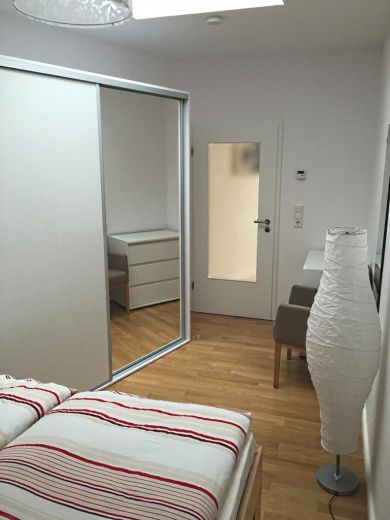 2 Zimmer-Wohnung in Heerdt mit Stellplatz