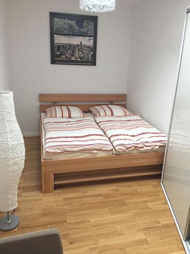 2 Zimmer-Wohnung in Heerdt mit Stellplatz