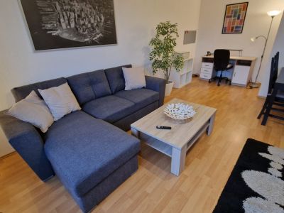 Gem&uuml;tliche All-Inclusiv Wohnung, sofort verf&uuml;gbar:  2,5 Zimmer + Balkon, Bus zur Universit&auml;t