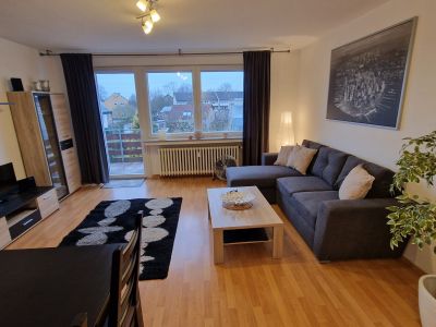 Gem&uuml;tliche All-Inclusiv Wohnung, sofort verf&uuml;gbar:  2,5 Zimmer + Balkon, Bus zur Universit&auml;t