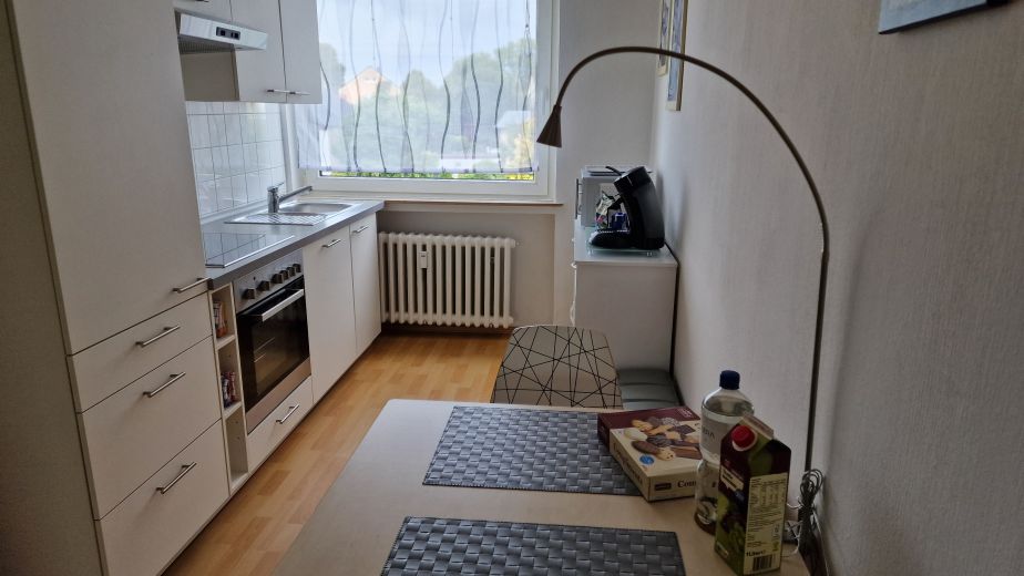 Gem&uuml;tliche All-Inclusiv Wohnung, sofort verf&uuml;gbar:  2,5 Zimmer + Balkon, Bus zur Universit&auml;t