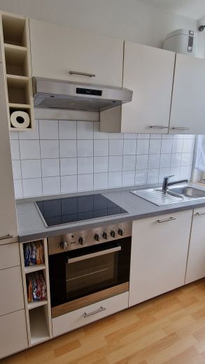 Gem&uuml;tliche All-Inclusiv Wohnung, sofort verf&uuml;gbar:  2,5 Zimmer + Balkon, Bus zur Universit&auml;t