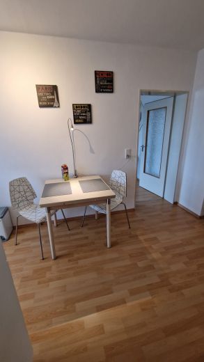 Gem&uuml;tliche All-Inclusiv Wohnung, sofort verf&uuml;gbar:  2,5 Zimmer + Balkon, Bus zur Universit&auml;t