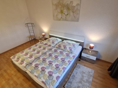 Gem&uuml;tliche All-Inclusiv Wohnung, sofort verf&uuml;gbar:  2,5 Zimmer + Balkon, Bus zur Universit&auml;t