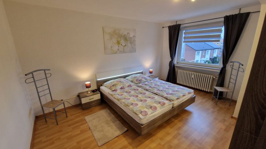 Gem&uuml;tliche All-Inclusiv Wohnung, sofort verf&uuml;gbar:  2,5 Zimmer + Balkon, Bus zur Universit&auml;t