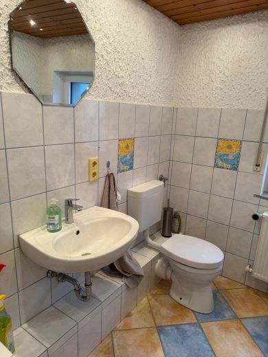 Helle 2-Zimmer-Wohnung (50qm) mit eigenem Hauseingang & Gartenmitbenutzung Kurzzeitvermietung <12 Monate