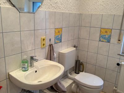 Helle 2-Zimmer-Wohnung (50qm) mit eigenem Hauseingang & Gartenmitbenutzung Kurzzeitvermietung <12 Monate