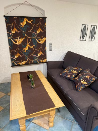 Helle 2-Zimmer-Wohnung (50qm) mit eigenem Hauseingang & Gartenmitbenutzung Kurzzeitvermietung <12 Monate