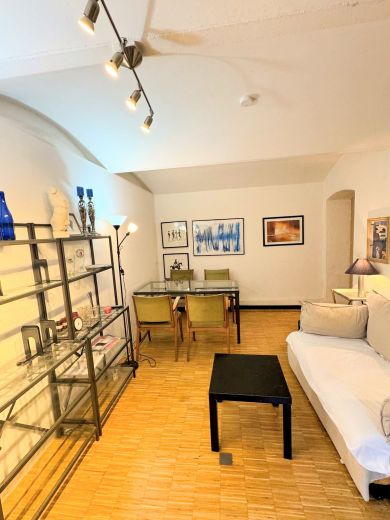 Stylische 2-Zimmer-Wohnung in Top Lage von Pempelfort