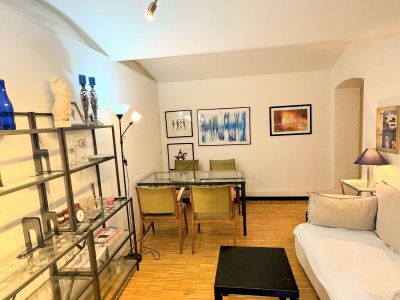 Stylische 2-Zimmer-Wohnung in Top Lage von Pempelfort