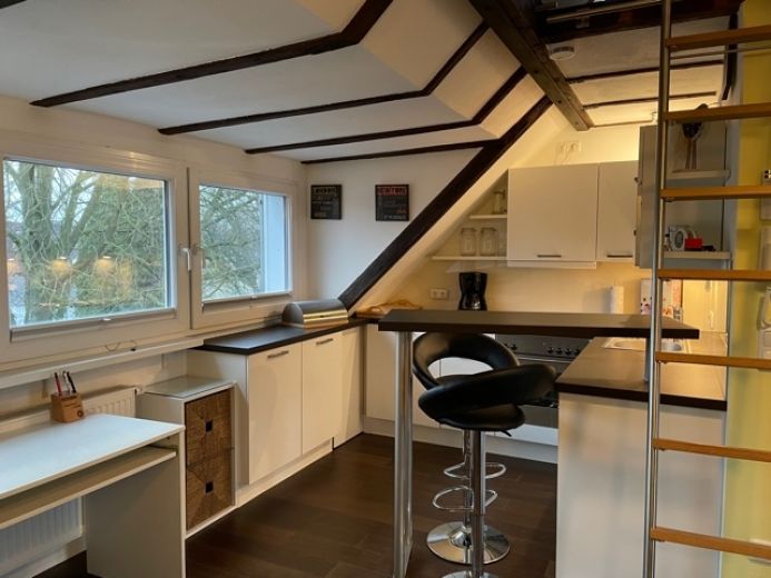 Modern m&ouml;bliertes Apartment in guter ruhiger Lage N&auml;he Buerer Innenstadt, Internet aktiv.