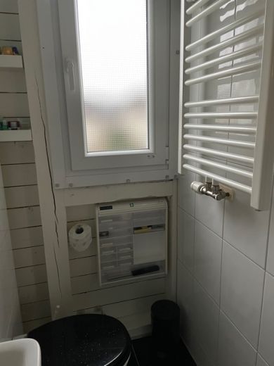 Modern m&ouml;bliertes Apartment in guter ruhiger Lage N&auml;he Buerer Innenstadt, Internet aktiv.