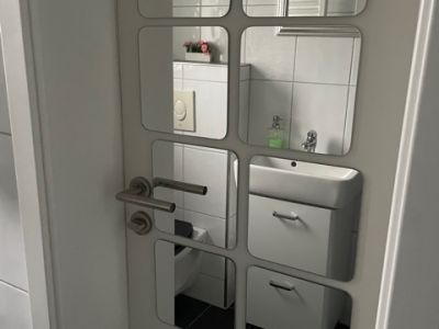 Modern m&ouml;bliertes Apartment in guter ruhiger Lage N&auml;he Buerer Innenstadt, Internet aktiv.