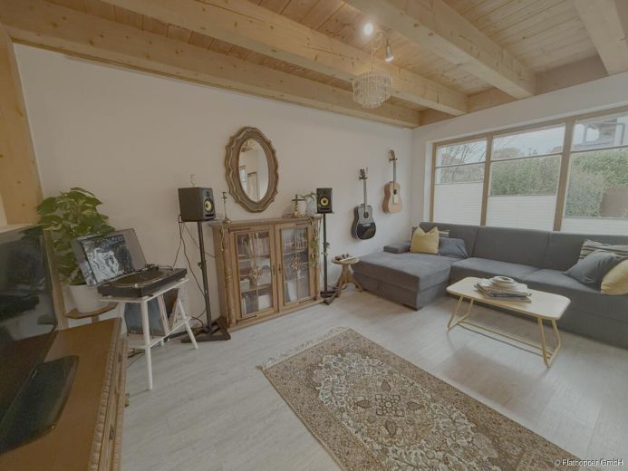 Gro&szlig;z&uuml;gige Wohnung mit Terrasse, Garten und Autostellplatz in Kolbermoor