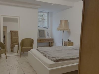 Gro&szlig;z&uuml;gige Wohnung mit Terrasse, Garten und Autostellplatz in Kolbermoor