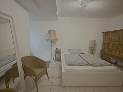 Gro&szlig;z&uuml;gige Wohnung mit Terrasse, Garten und Autostellplatz in Kolbermoor