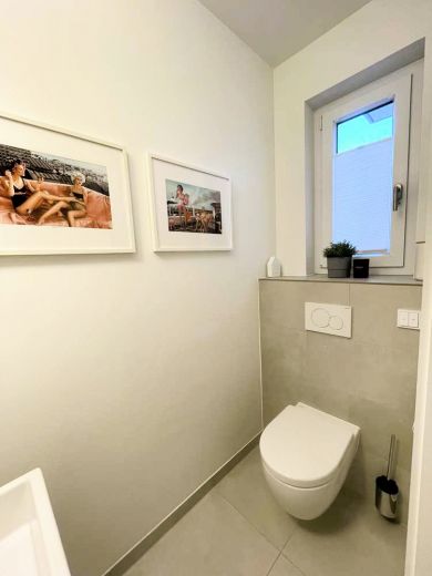 vierzig549 Heerdt: Stylische 5-Zimmer-Wohnung mit Stadthaus-Charakter