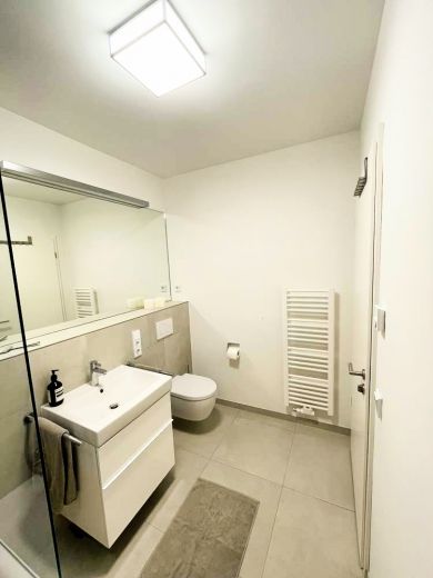 vierzig549 Heerdt: Stylische 5-Zimmer-Wohnung mit Stadthaus-Charakter