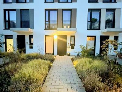 vierzig549 Heerdt: Stylische 5-Zimmer-Wohnung mit Stadthaus-Charakter