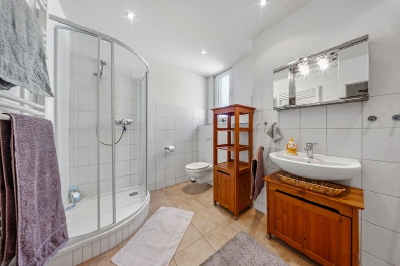 LEBENSRAUM: Reihenendhaus mit Garten in Karlsruhe-Neureut zur Vermietung