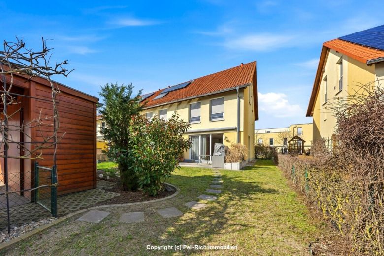 LEBENSRAUM: Reihenendhaus mit Garten in Karlsruhe-Neureut zur Vermietung