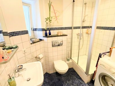 Sanierte Altbau-Wohnung in super Lage Unterbilk/Medienhafen