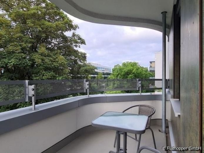 Helle 2-Zimmer-Wohnung in Schwabing mit Balkon