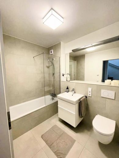 vierzig549 Heerdt: Stylische 5-Zimmer-Wohnung mit Stadthaus-Charakter