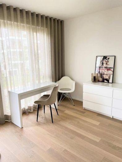 vierzig549 Heerdt: Stylische 5-Zimmer-Wohnung mit Stadthaus-Charakter