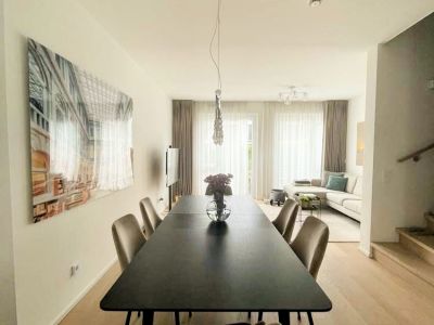 Wundersch&ouml;ne 5-Zimmer-Wohnung mit Stadthaus-Charakter