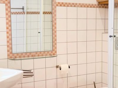 Sanierte Altbau-Wohnung in super Lage Unterbilk/Medienhafen