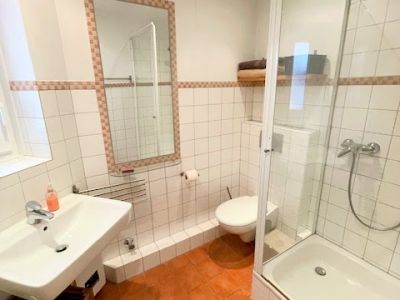 Sanierte Altbau-Wohnung in super Lage Unterbilk/Medienhafen