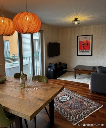 M&ouml;blierte 3-Zimmer-Wohnung mit Balkon in M&uuml;nchen - Haidhausen