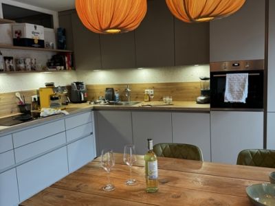 M&ouml;blierte 3-Zimmer-Wohnung mit Balkon in M&uuml;nchen - Haidhausen