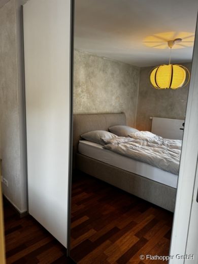 M&ouml;blierte 3-Zimmer-Wohnung mit Balkon in M&uuml;nchen - Haidhausen