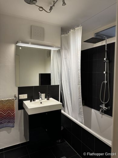 M&ouml;blierte 3-Zimmer-Wohnung mit Balkon in M&uuml;nchen - Haidhausen