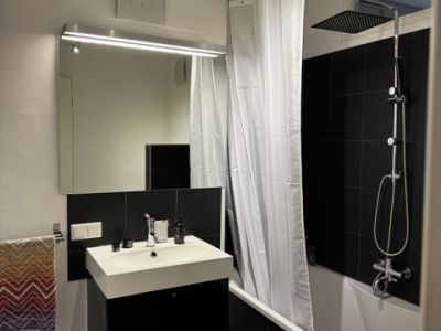 M&ouml;blierte 3-Zimmer-Wohnung mit Balkon in M&uuml;nchen - Haidhausen