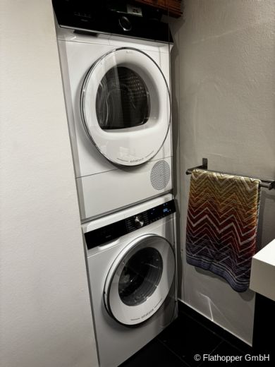 M&ouml;blierte 3-Zimmer-Wohnung mit Balkon in M&uuml;nchen - Haidhausen