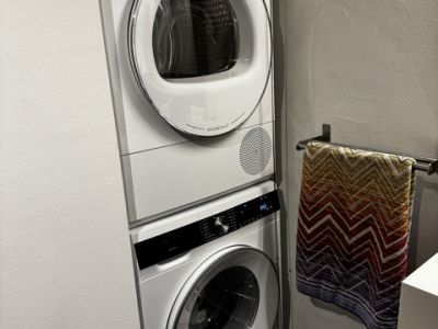 M&ouml;blierte 3-Zimmer-Wohnung mit Balkon in M&uuml;nchen - Haidhausen