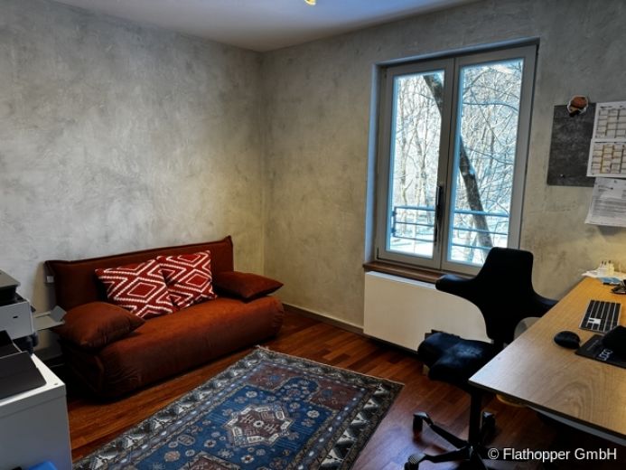 M&ouml;blierte 3-Zimmer-Wohnung mit Balkon in M&uuml;nchen - Haidhausen