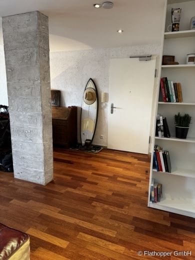 M&ouml;blierte 3-Zimmer-Wohnung mit Balkon in M&uuml;nchen - Haidhausen