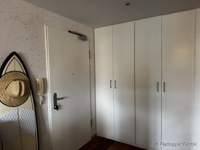 M&ouml;blierte 3-Zimmer-Wohnung mit Balkon in M&uuml;nchen - Haidhausen