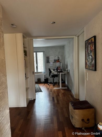M&ouml;blierte 3-Zimmer-Wohnung mit Balkon in M&uuml;nchen - Haidhausen