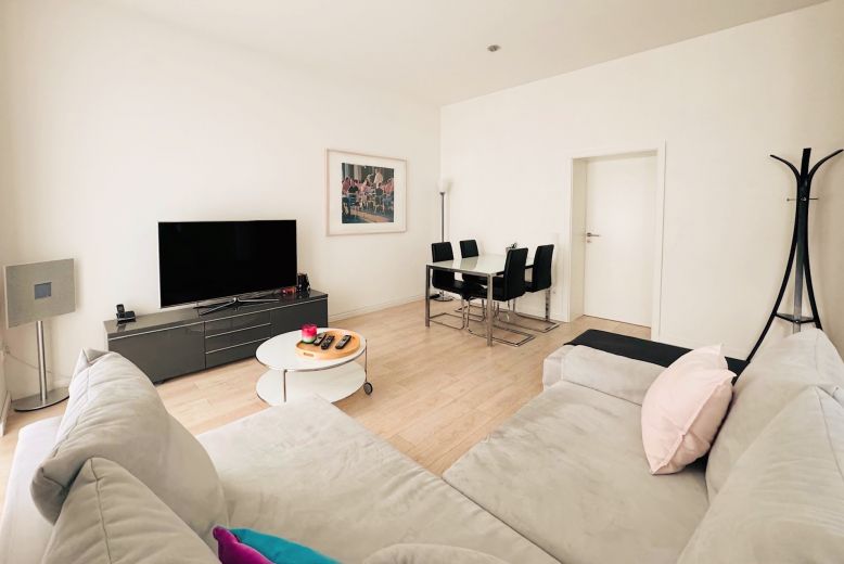 Sch&ouml;ne 2 Zimmer-Wohnung in Unterbilk inkl. NK High-Speed W-Fi und Reinigung
