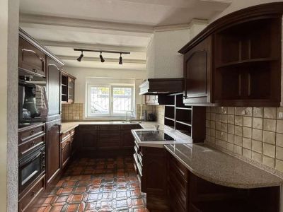 Stilvoller m&ouml;blierter Splitlevel-Bungalow mit Garten