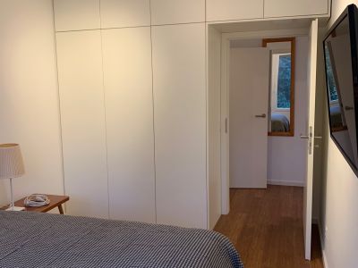 Zentral + ruhig gelegene, perfekt m&ouml;blierte 2-Zi-Wohnung mit Gartenblick