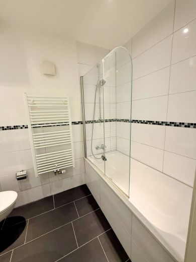 Pempelfort: Stylische 3-Zimmer-Wohnung mit Balkon