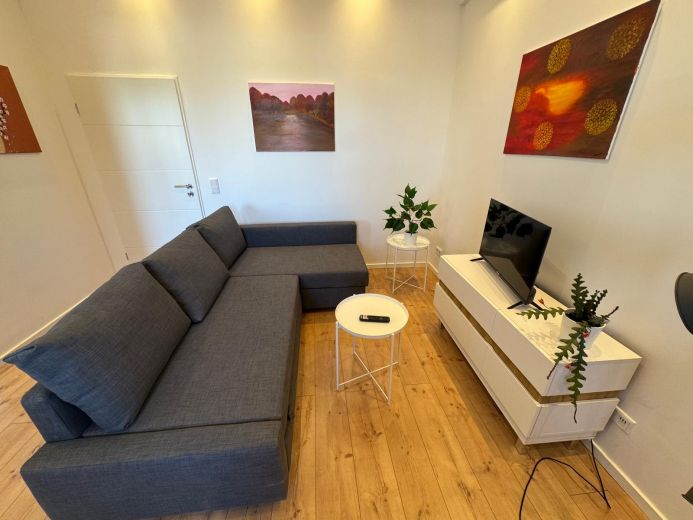 F&uuml;rstenwall: komplett sanierte 2-Zimmer-Wohnung im Hinterhof