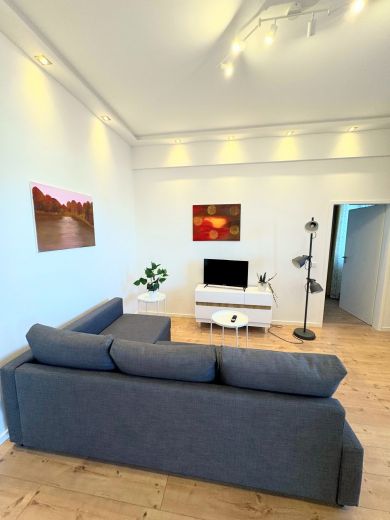F&uuml;rstenwall: komplett sanierte 2-Zimmer-Wohnung im Hinterhof