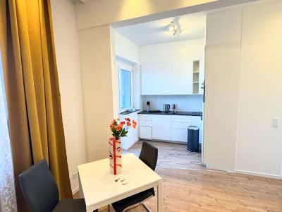 F&uuml;rstenwall: komplett sanierte 2-Zimmer-Wohnung im Hinterhof